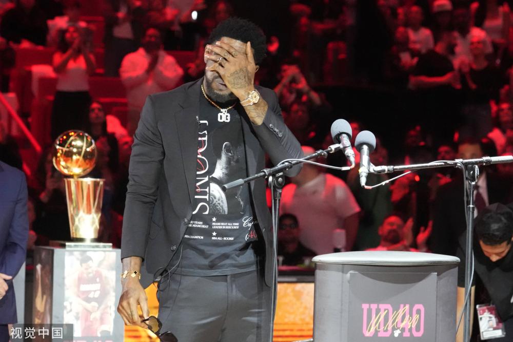 为舆论的焦 为舆论的焦