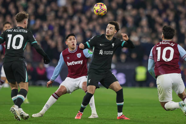 国门一线移 国门一线移